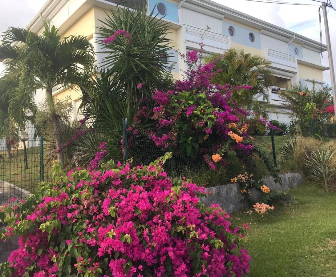 Apartamento Les Hibiscus Sainte-Luce Exterior foto